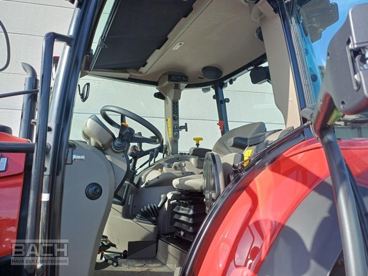 Traktor del tipo Case IH FARMALL 100 C HILO, Neumaschine In Boxberg-Seehof (Immagine 6)