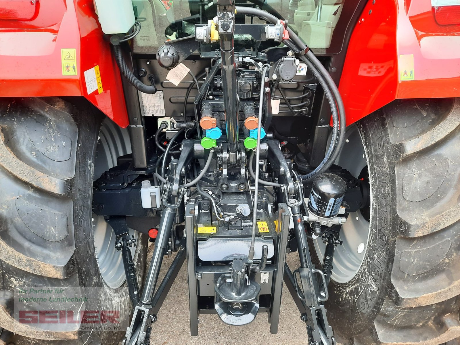 Traktor van het type Case IH Farmall 100 C HILO, Neumaschine in Ansbach (Foto 10)