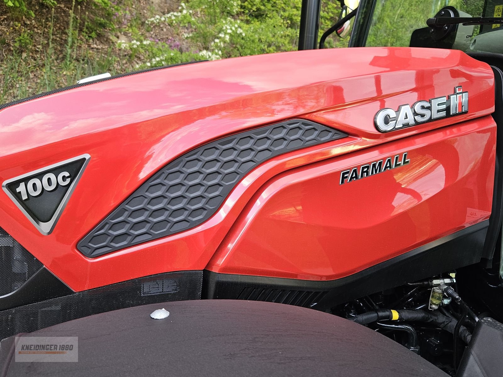 Traktor of the type Case IH Farmall 100 C, Neumaschine in Altenfelden (Picture 5)