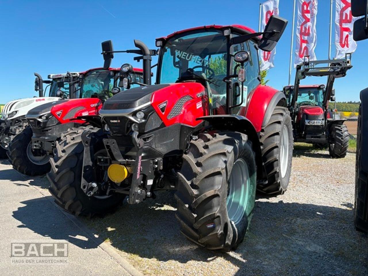 Traktor of the type Case IH FARMALL 120 M, Neumaschine in Boxberg-Seehof (Picture 1)