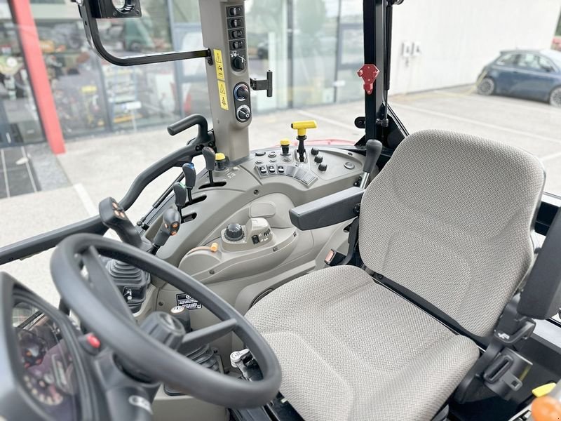 Traktor от тип Case IH Farmall 120C Advanced, Vorführmaschine в St. Marienkirchen (Снимка 14)