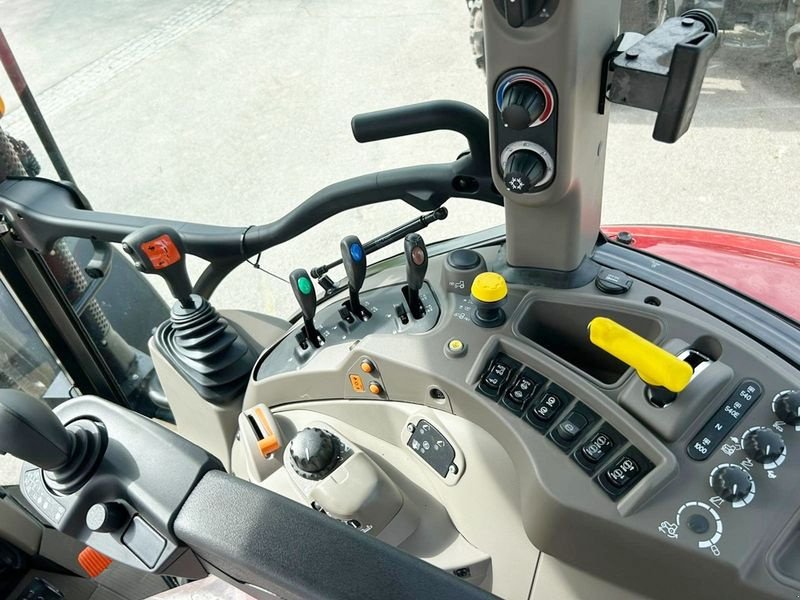 Traktor del tipo Case IH Farmall 120M, Neumaschine en St. Marienkirchen (Imagen 13)