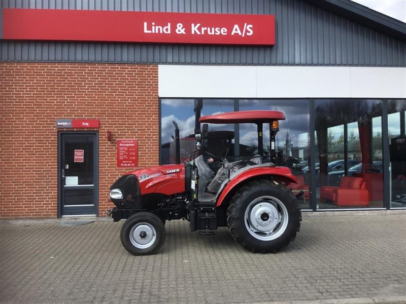 Traktor des Typs Case IH Farmall 55 A          Lille fiks traktor med 2 wd, Gebrauchtmaschine in Bredsten (Bild 1)