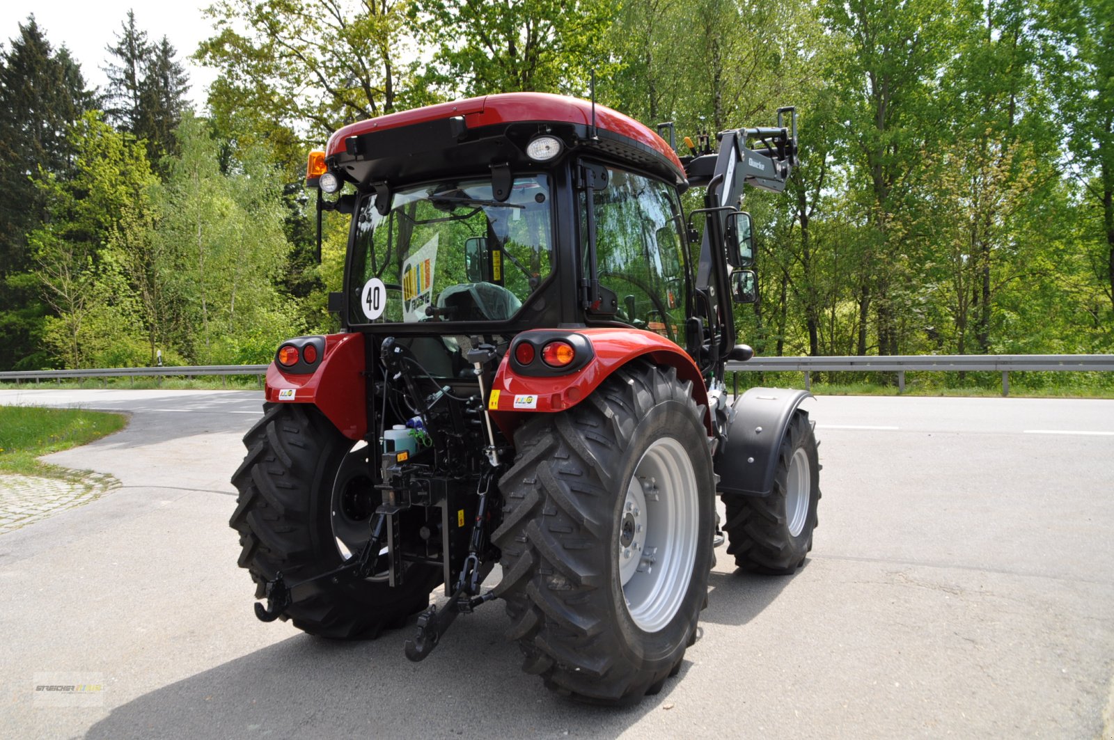 Traktor of the type Case IH Farmall 55 A, Neumaschine in Lalling (Picture 7)