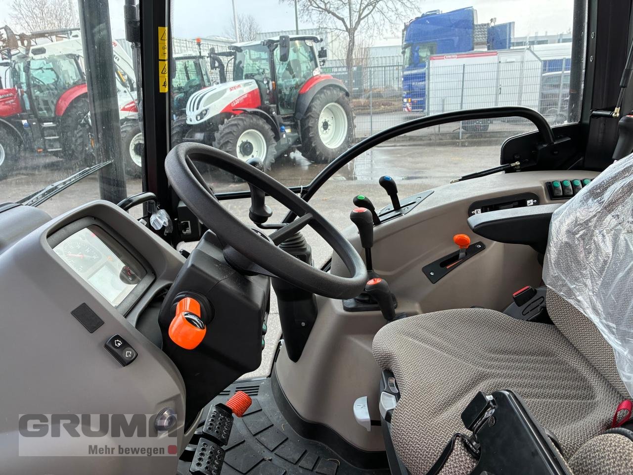 Traktor del tipo Case IH Farmall 55 A, Neumaschine In Friedberg-Derching (Immagine 15)