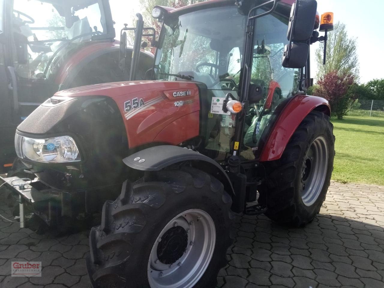 Traktor des Typs Case IH Farmall 55 A, Neumaschine in Nordhausen OT Hesserode (Bild 2)