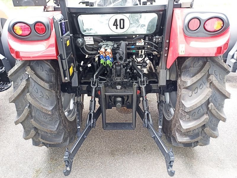 Traktor of the type Case IH Farmall 65 A, Neumaschine in St. Marienkirchen (Picture 6)