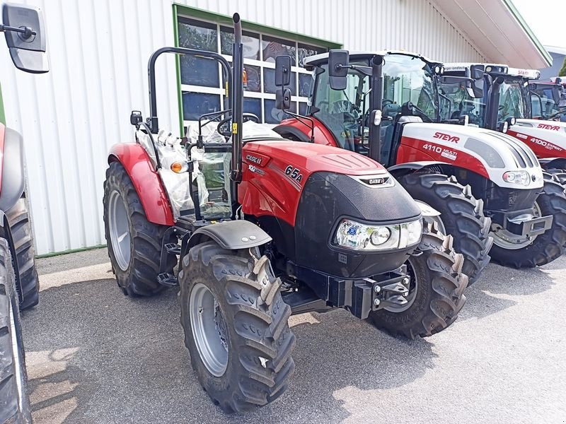 Traktor of the type Case IH Farmall 65 A, Neumaschine in St. Marienkirchen (Picture 4)