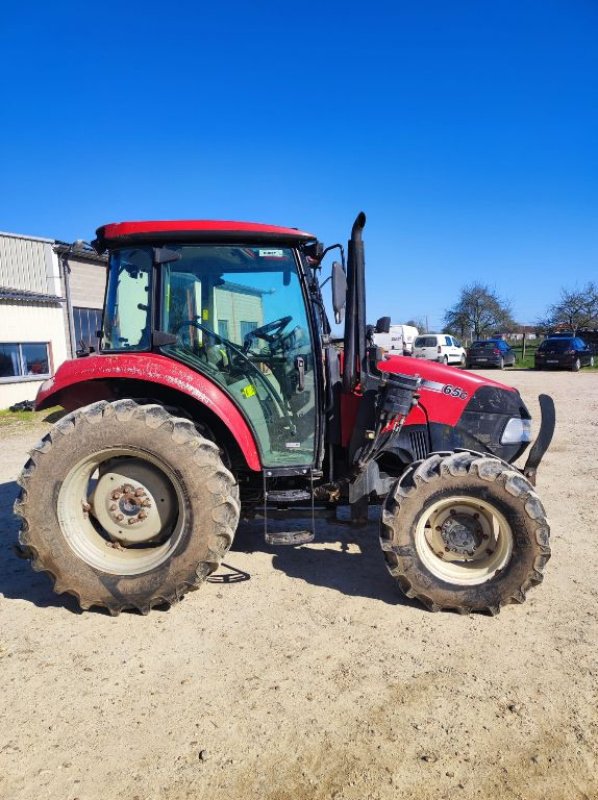 Traktor of the type Case IH FARMALL 65 C, Gebrauchtmaschine in VOVES (Picture 2)