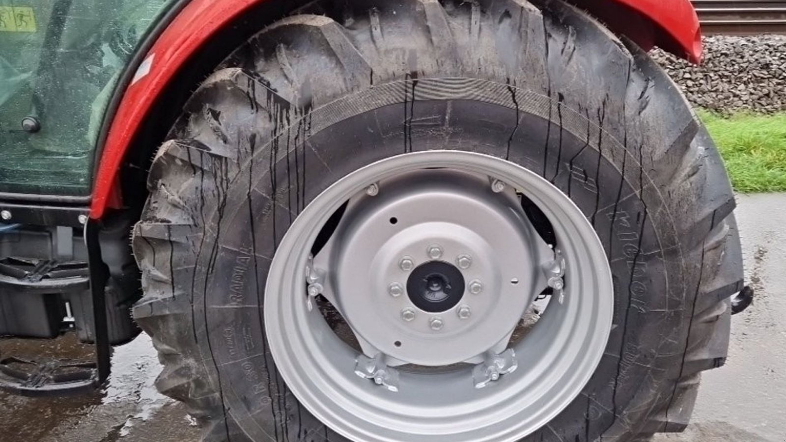 Traktor za tip Case IH Farmall 75 A Koblingsfrit vendegear og brede hjul., Gebrauchtmaschine u Lintrup (Slika 24)