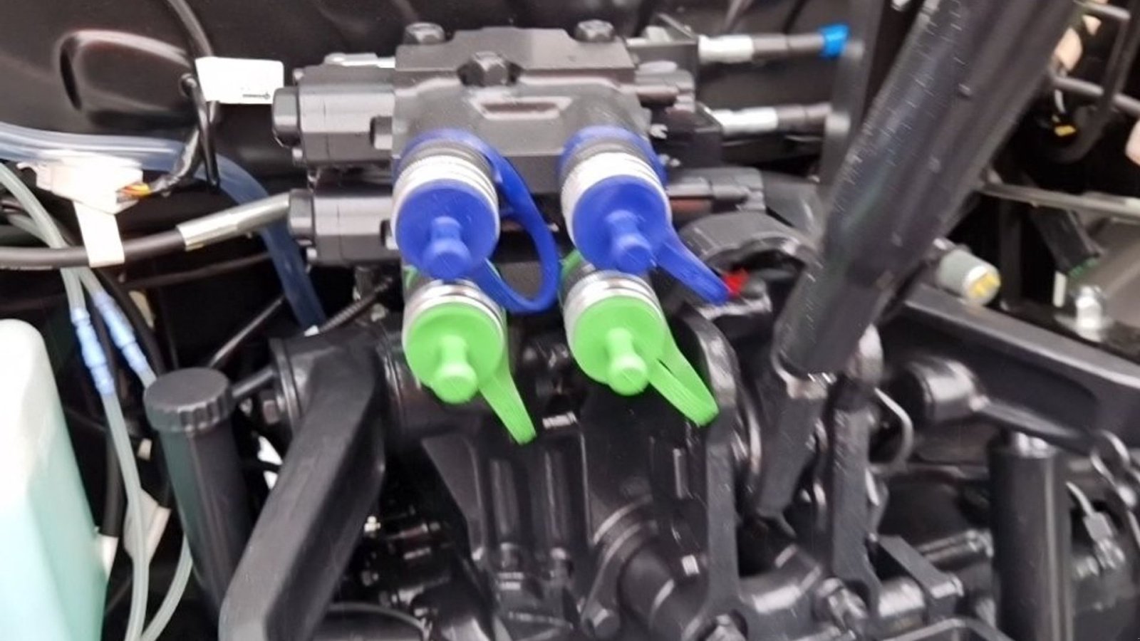 Traktor of the type Case IH Farmall 75 A Med frontlift og koblingsfrit vendegear og brede hjul., Gebrauchtmaschine in Lintrup (Picture 15)