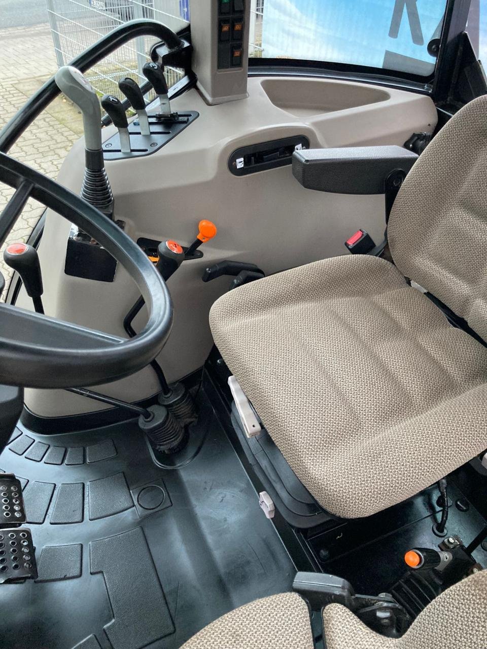 Traktor del tipo Case IH Farmall 75 A  mit Klima, Gebrauchtmaschine en Stuhr (Imagen 6)