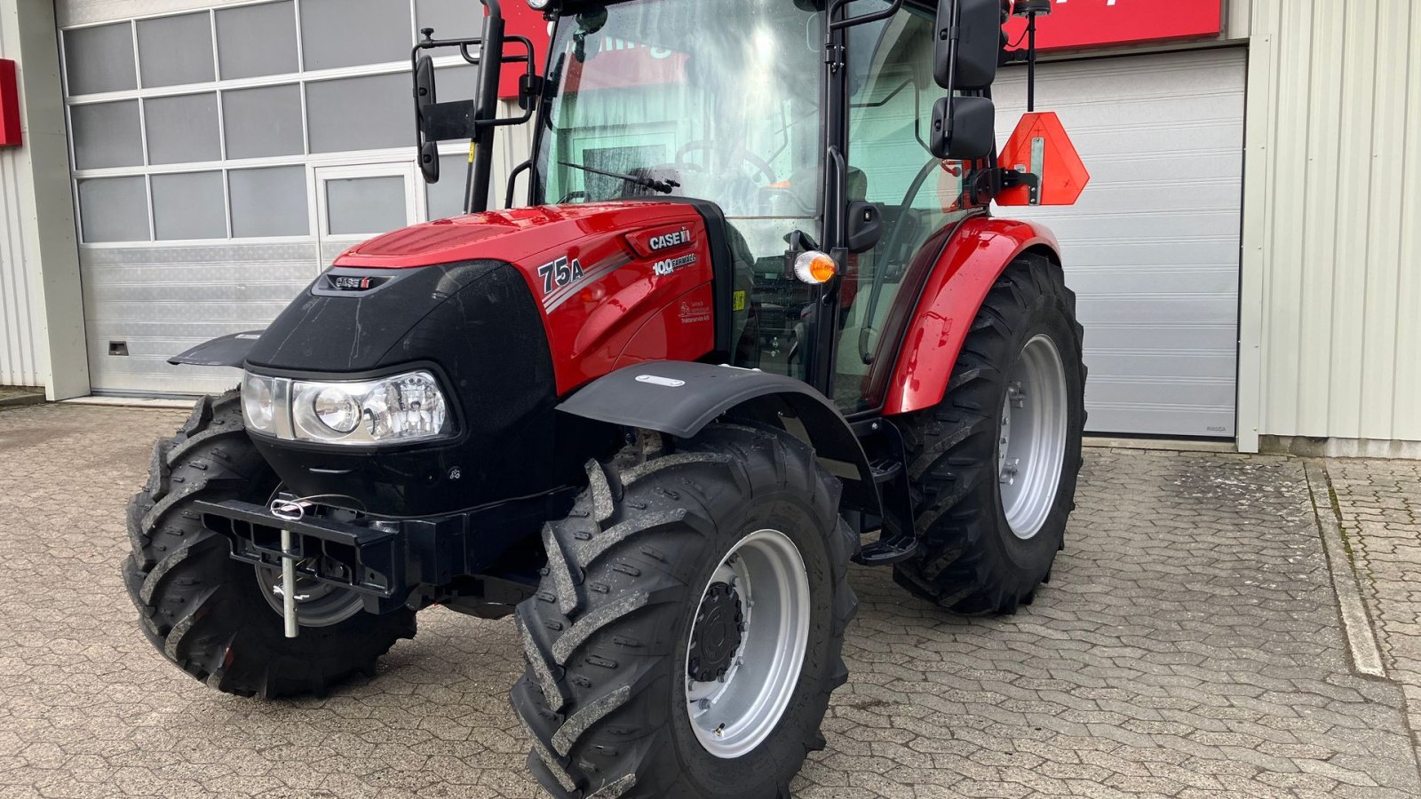 Traktor типа Case IH Farmall 75 A, Gebrauchtmaschine в Spøttrup (Фотография 1)