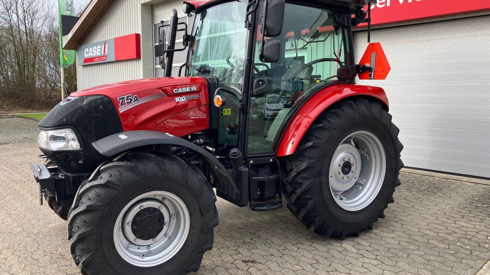 Traktor типа Case IH Farmall 75 A, Gebrauchtmaschine в Spøttrup (Фотография 2)