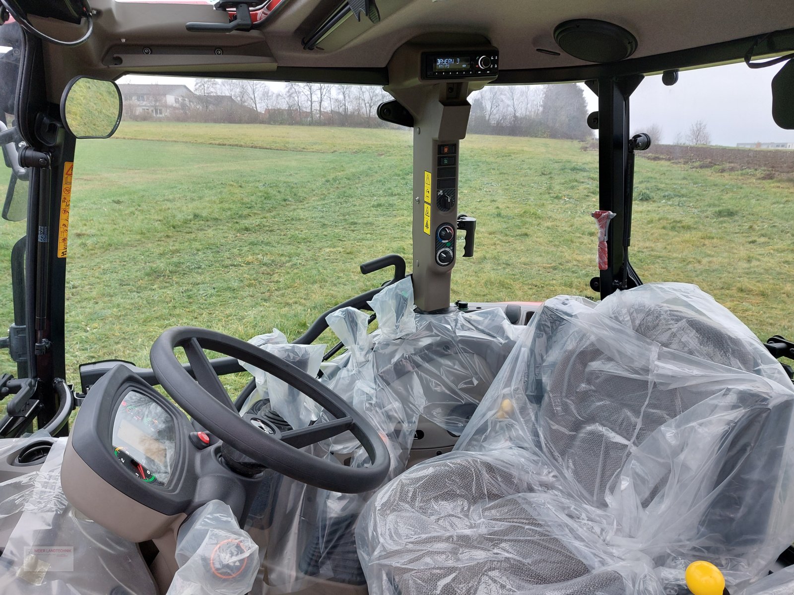 Traktor of the type Case IH Farmall 75 C, Neumaschine in Eckental (Picture 6)