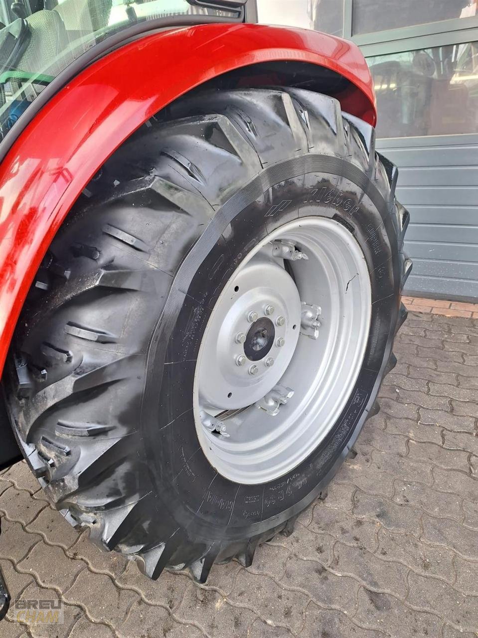 Traktor типа Case IH Farmall 75A, Gebrauchtmaschine в Cham (Фотография 7)