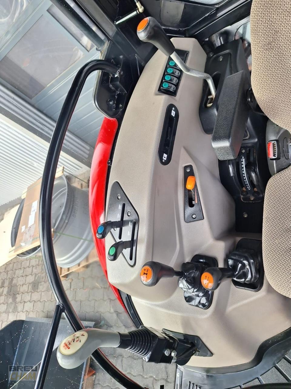 Traktor типа Case IH Farmall 75A, Gebrauchtmaschine в Cham (Фотография 9)