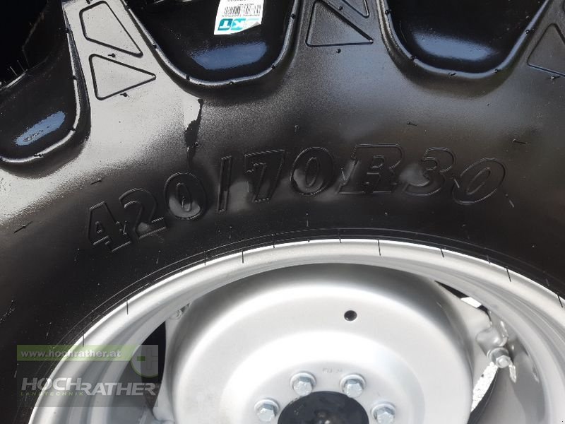 Traktor of the type Case IH Farmall 75C, Neumaschine in Kronstorf (Picture 19)