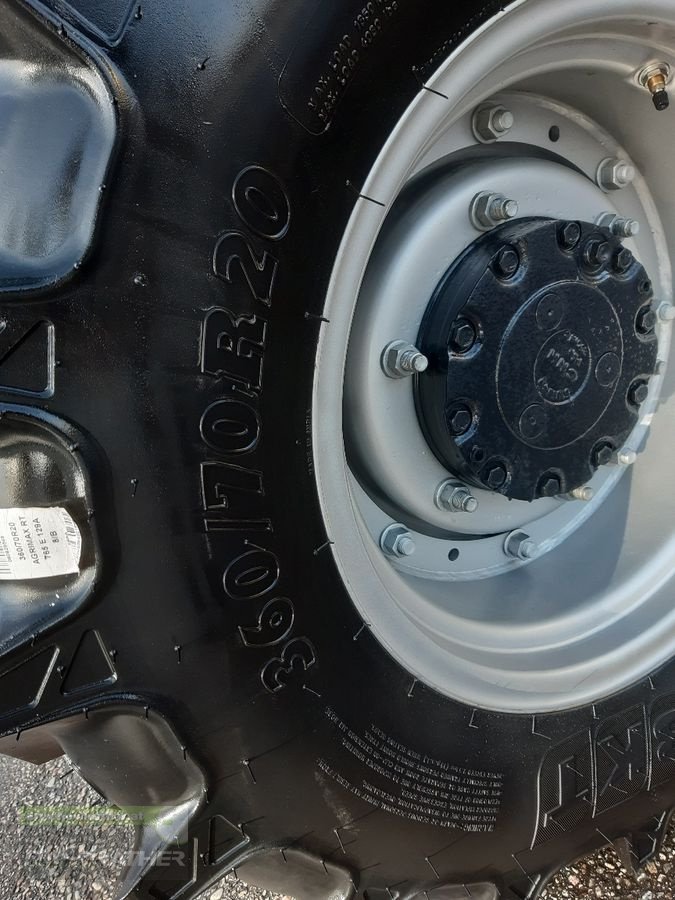 Traktor of the type Case IH Farmall 75C, Neumaschine in Kronstorf (Picture 18)