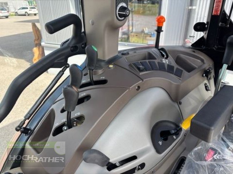 Traktor des Typs Case IH Farmall 75C, Neumaschine in Kronstorf (Bild 20)