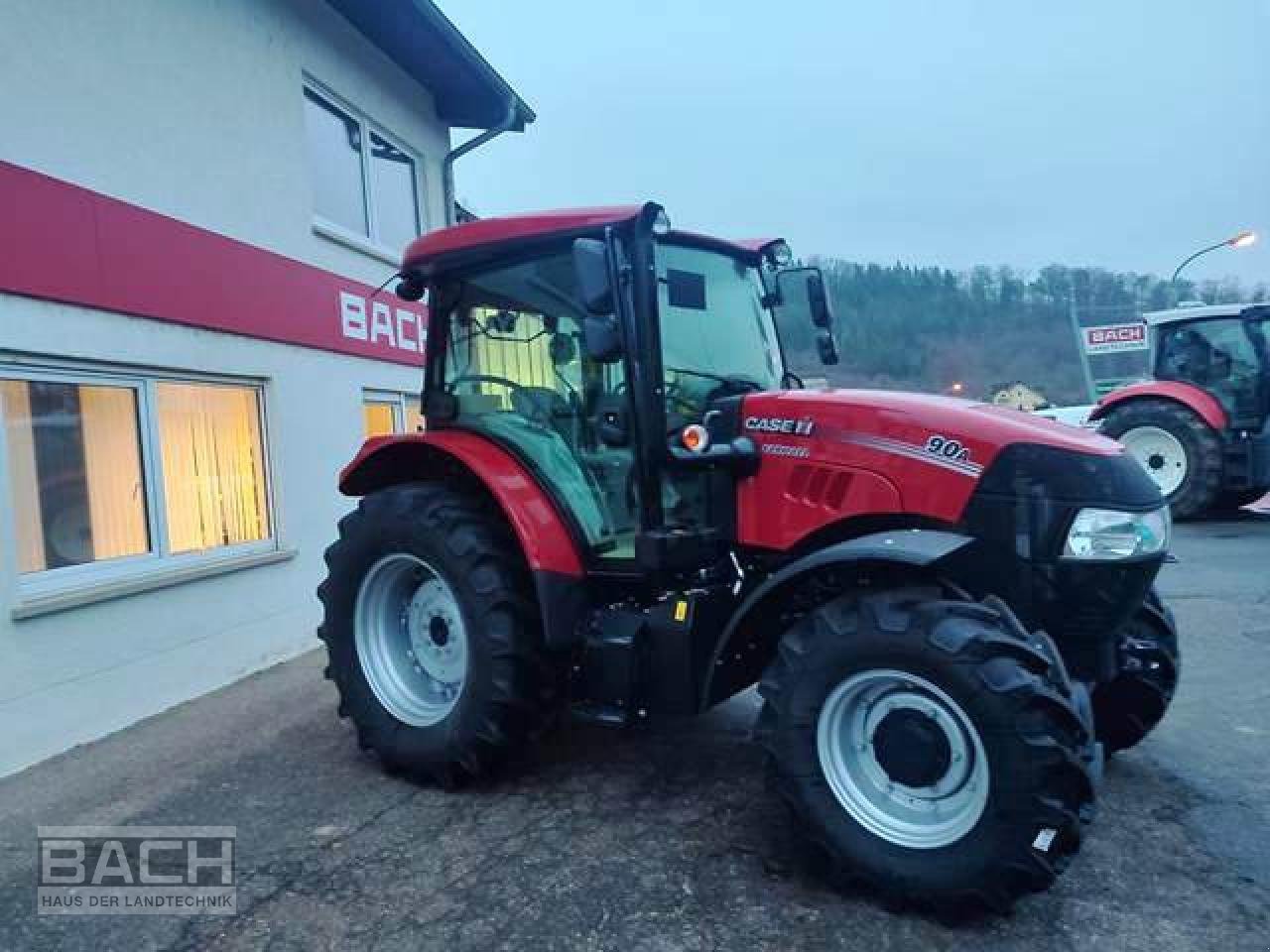 Traktor of the type Case IH FARMALL 90 A POWERSHUTTLE, Neumaschine in Boxberg-Seehof (Picture 2)
