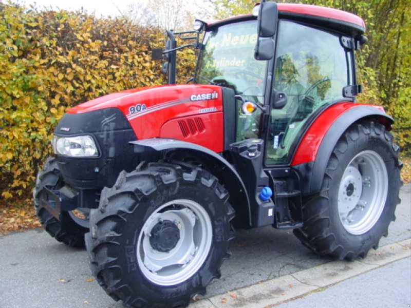 Traktor des Typs Case IH Farmall 90 A, Neumaschine in Viechtach (Bild 2)