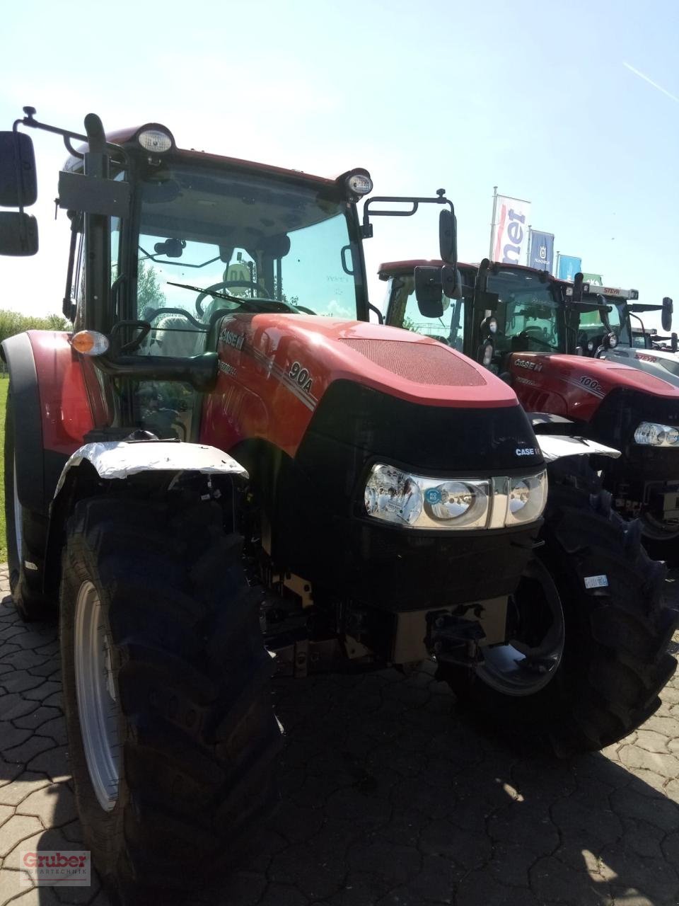 Traktor des Typs Case IH Farmall 90 A, Vorführmaschine in Leipzig OT Engelsdorf (Bild 2)