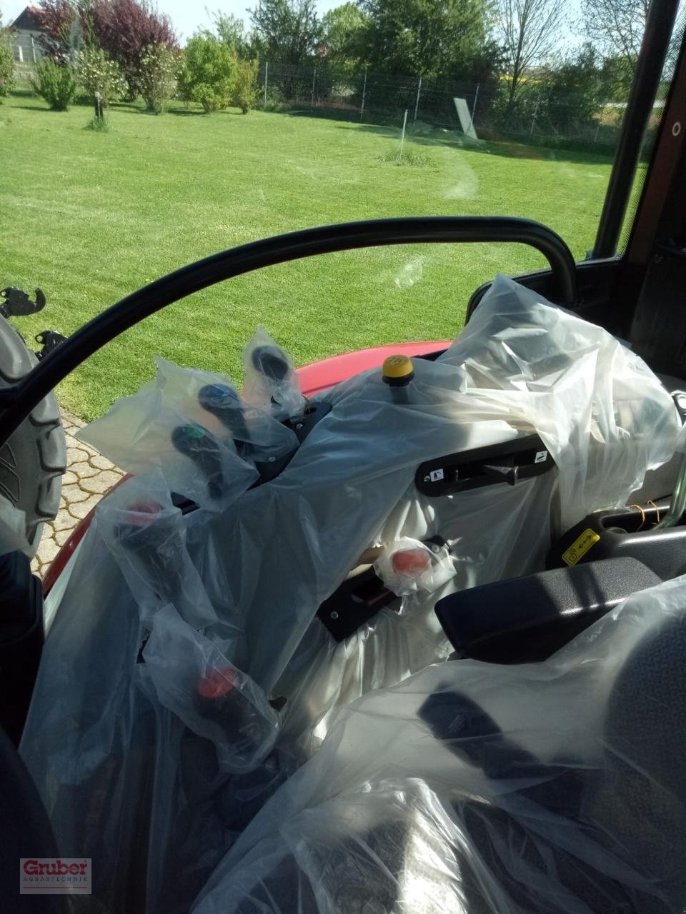 Traktor des Typs Case IH Farmall 90 A, Vorführmaschine in Leipzig OT Engelsdorf (Bild 5)