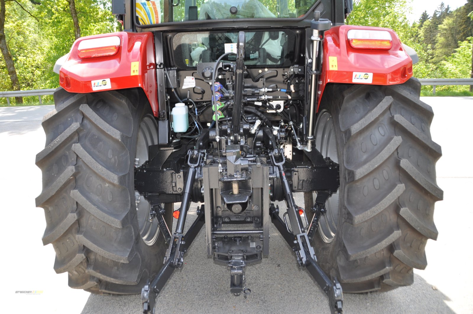 Traktor des Typs Case IH Farmall 90A, Neumaschine in Lalling (Bild 18)