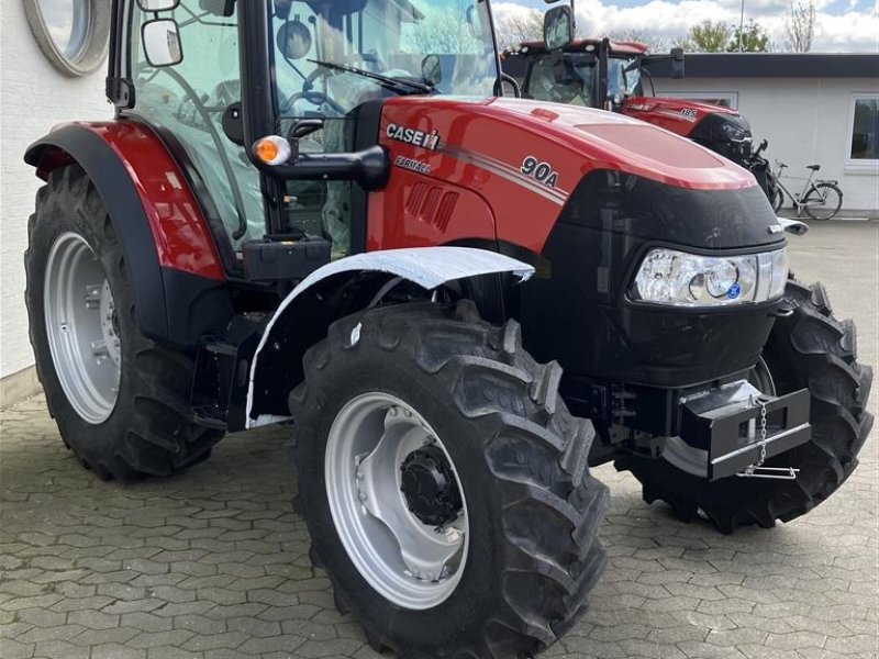 Traktor of the type Case IH Farmall 90A, Gebrauchtmaschine in Aulum (Picture 1)