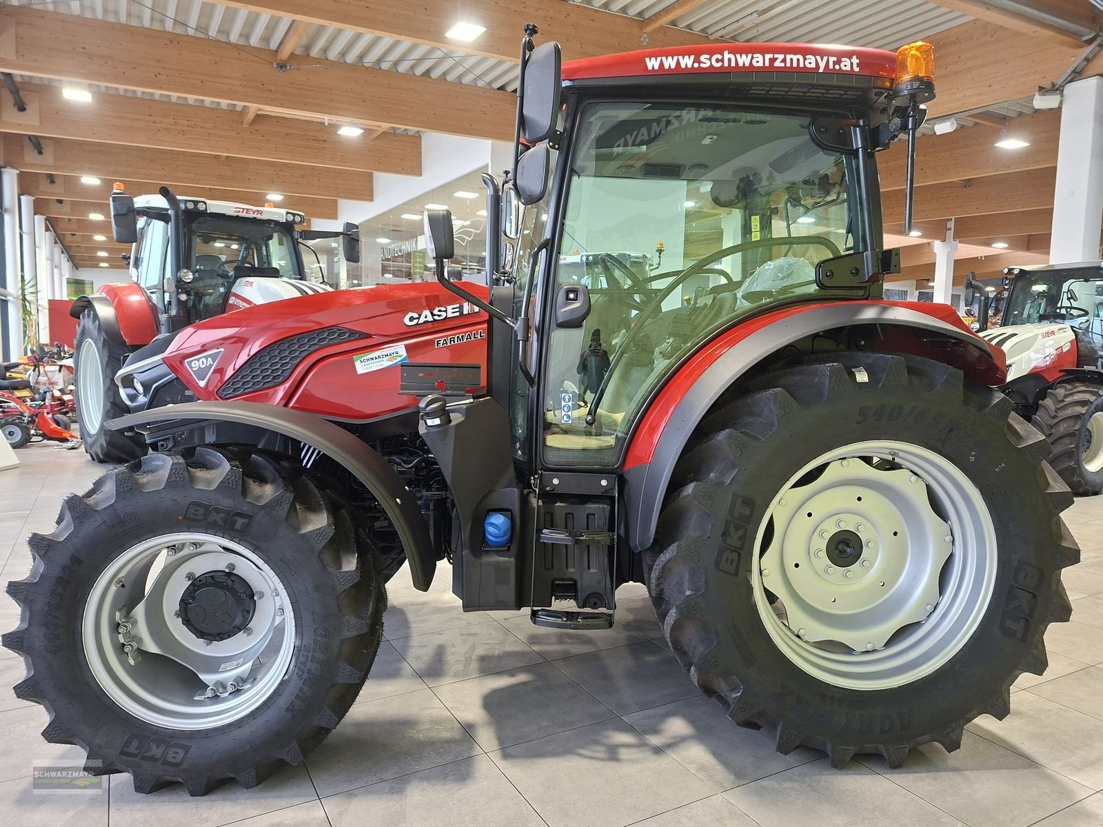 Traktor van het type Case IH Farmall 90A, Neumaschine in Gampern (Foto 9)