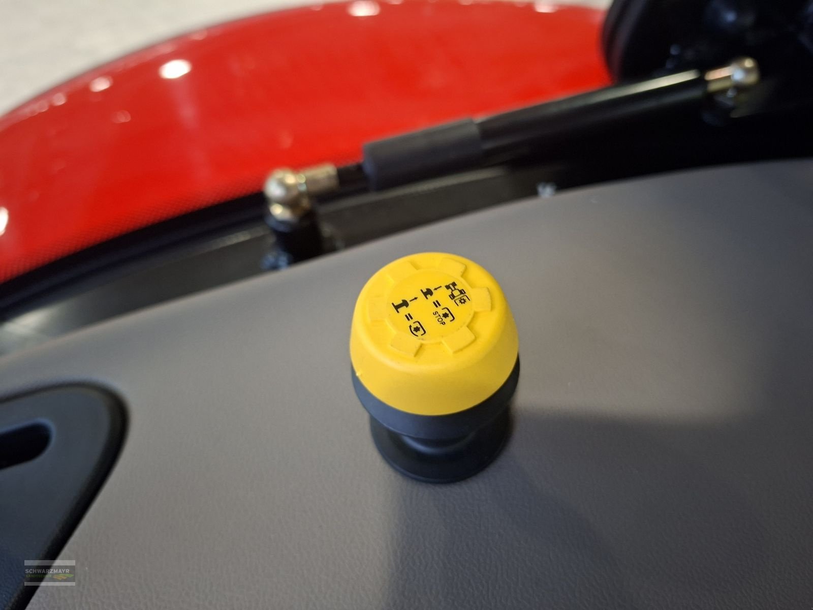 Traktor van het type Case IH Farmall 90A, Neumaschine in Gampern (Foto 19)