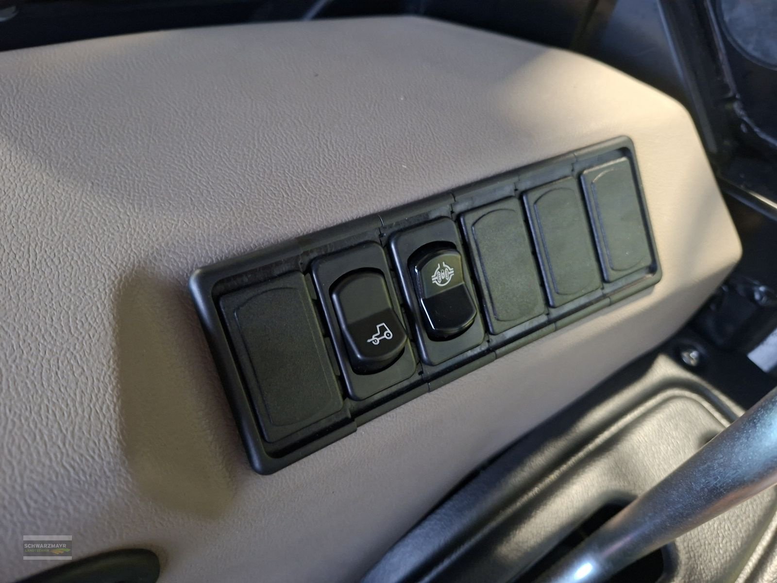 Traktor van het type Case IH Farmall 90A, Neumaschine in Gampern (Foto 20)