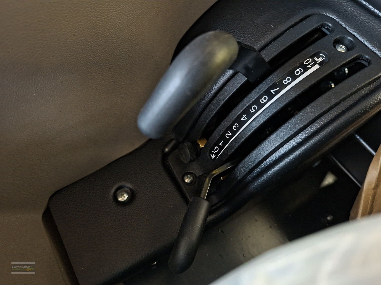 Traktor van het type Case IH Farmall 90A, Neumaschine in Gampern (Foto 23)