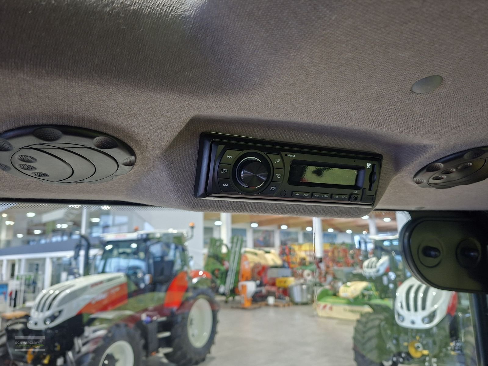 Traktor van het type Case IH Farmall 90A, Neumaschine in Gampern (Foto 21)