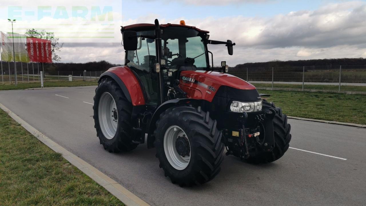 Traktor типа Case IH Farmall 95 U PRO Pro, Gebrauchtmaschine в KOŠKA (Фотография 3)