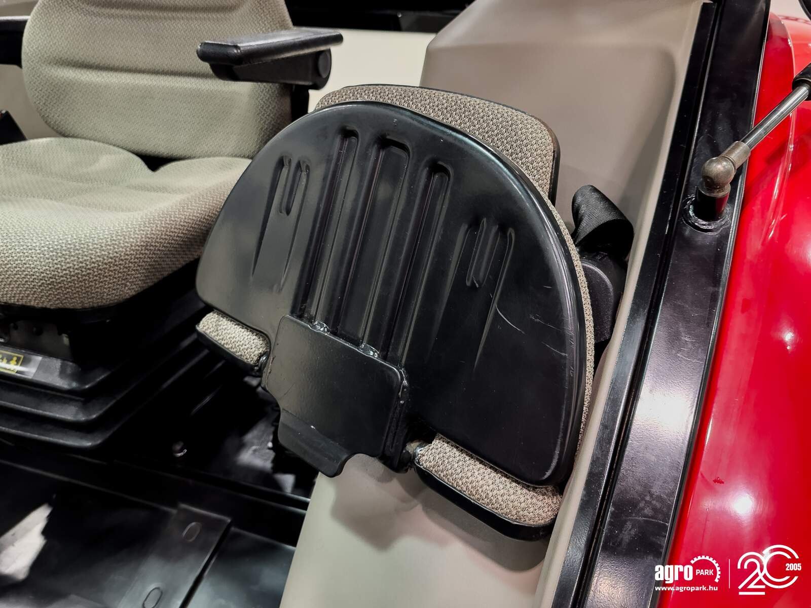 Traktor of the type Case IH Farmall 95A with front loader, air brakes, Gebrauchtmaschine in Csengele (Picture 27)