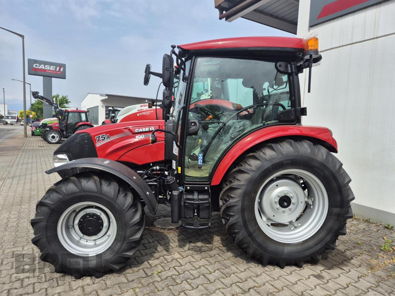 Traktor des Typs Case IH Farmall A 75, Neumaschine in Straubing (Bild 3)