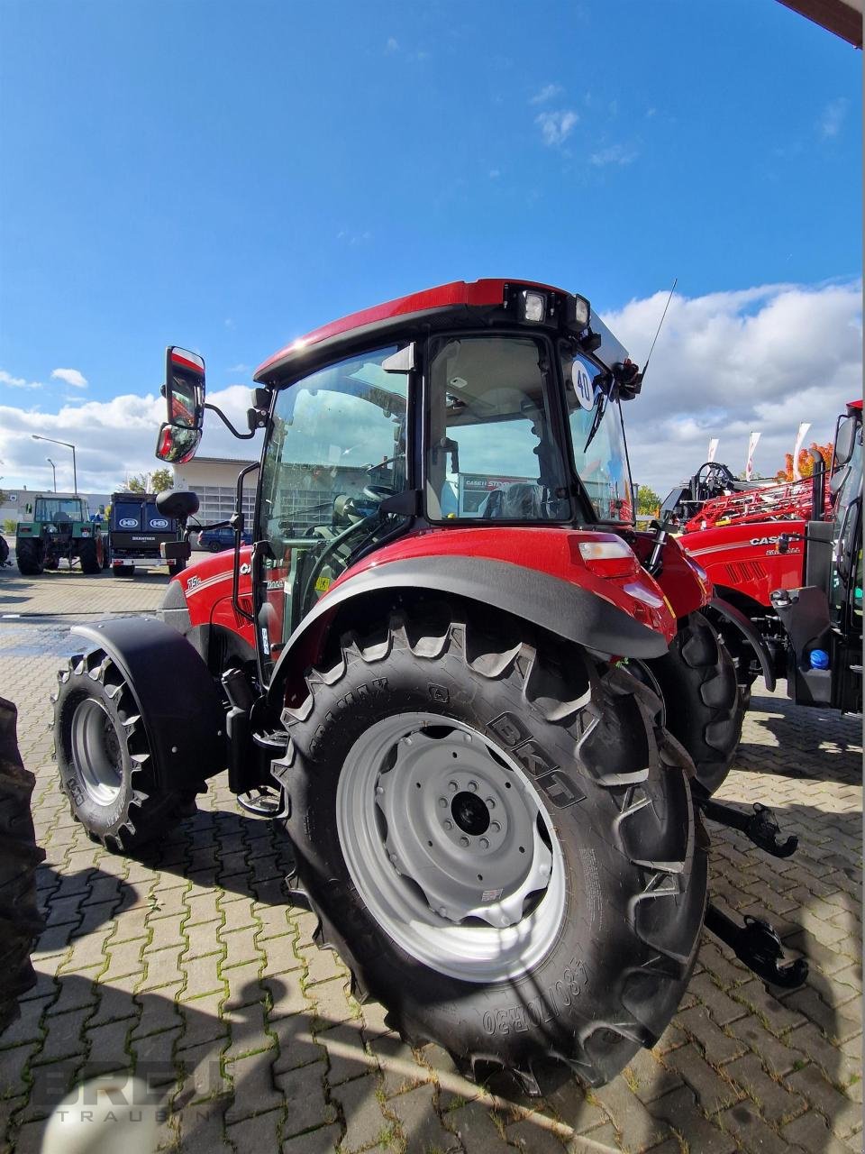 Traktor of the type Case IH Farmall C 75, Neumaschine in Straubing (Picture 3)