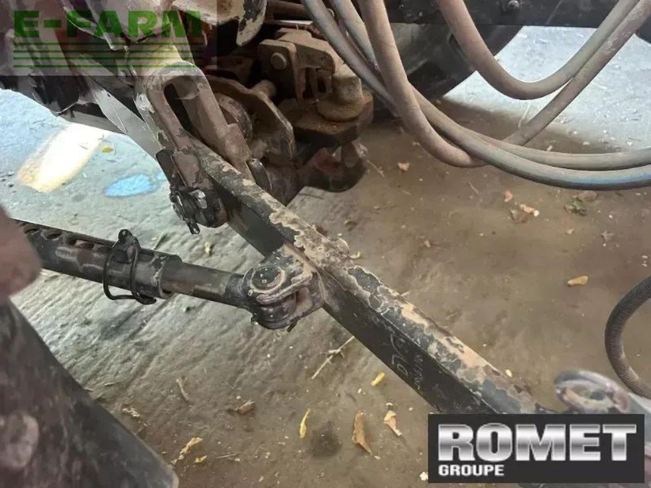 Traktor of the type Case IH farmall75a, Gebrauchtmaschine in GENNES-SUR-GLAIZE (Picture 8)