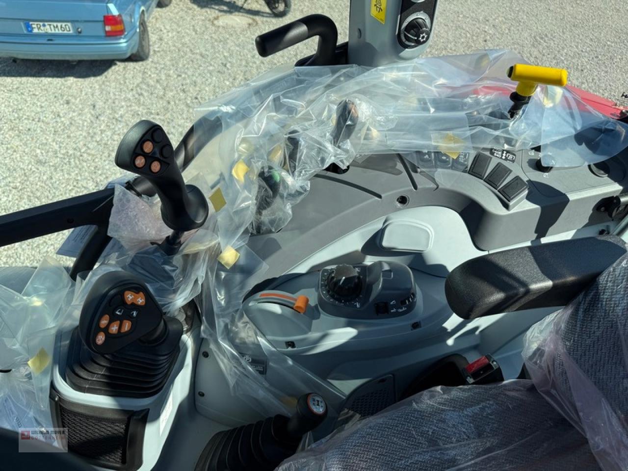 Traktor des Typs Case IH FARMALLC 100 ACTIVE DRIVE, Neumaschine in Gottenheim (Bild 7)