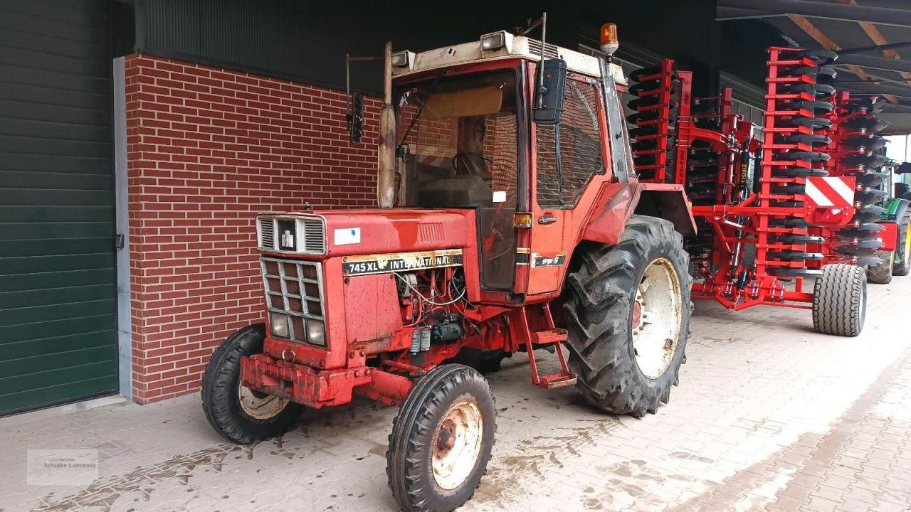 Traktor des Typs Case IH IHC 745 XL, Gebrauchtmaschine in Borken (Bild 2)
