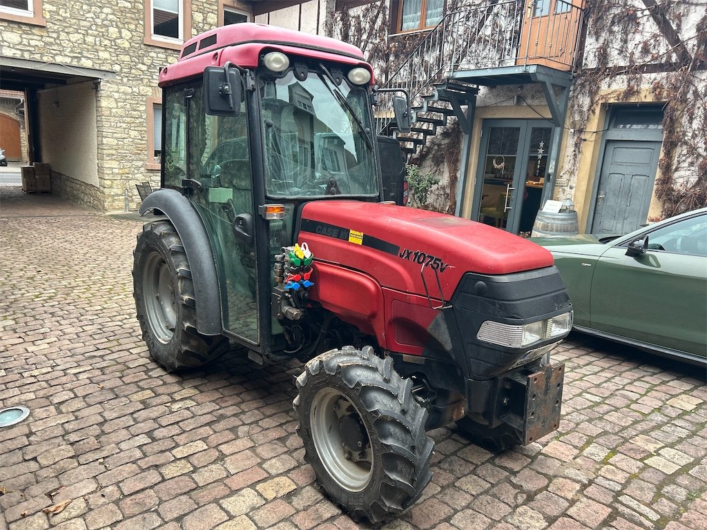 Traktor от тип Case IH JX 1075 V, Gebrauchtmaschine в Düsseldorf (Снимка 2)