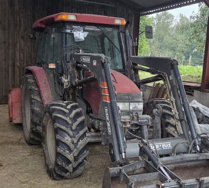 Traktor типа Case IH JXU90, Gebrauchtmaschine в ST MARTIN EN HAUT (Фотография 1)