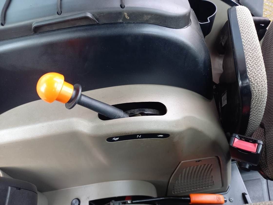 Traktor of the type Case IH Luxxum 100, Gebrauchtmaschine in Boxtel (Picture 8)