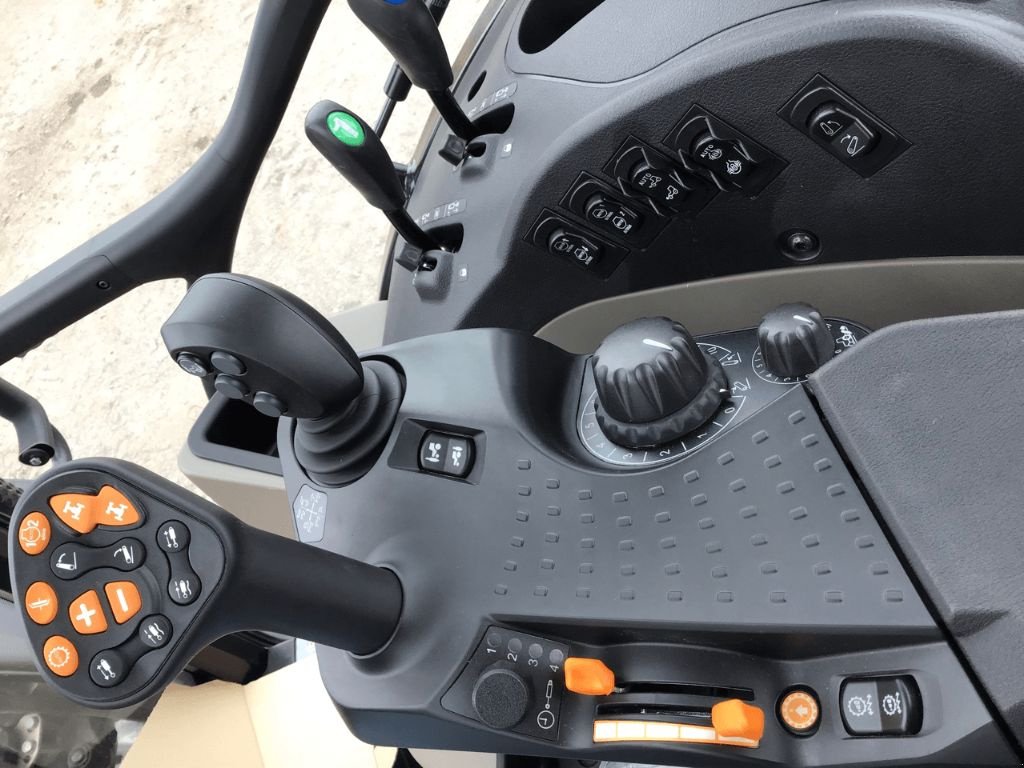 Traktor Türe ait Case IH LUXXUM 110, Gebrauchtmaschine içinde azerailles (resim 11)