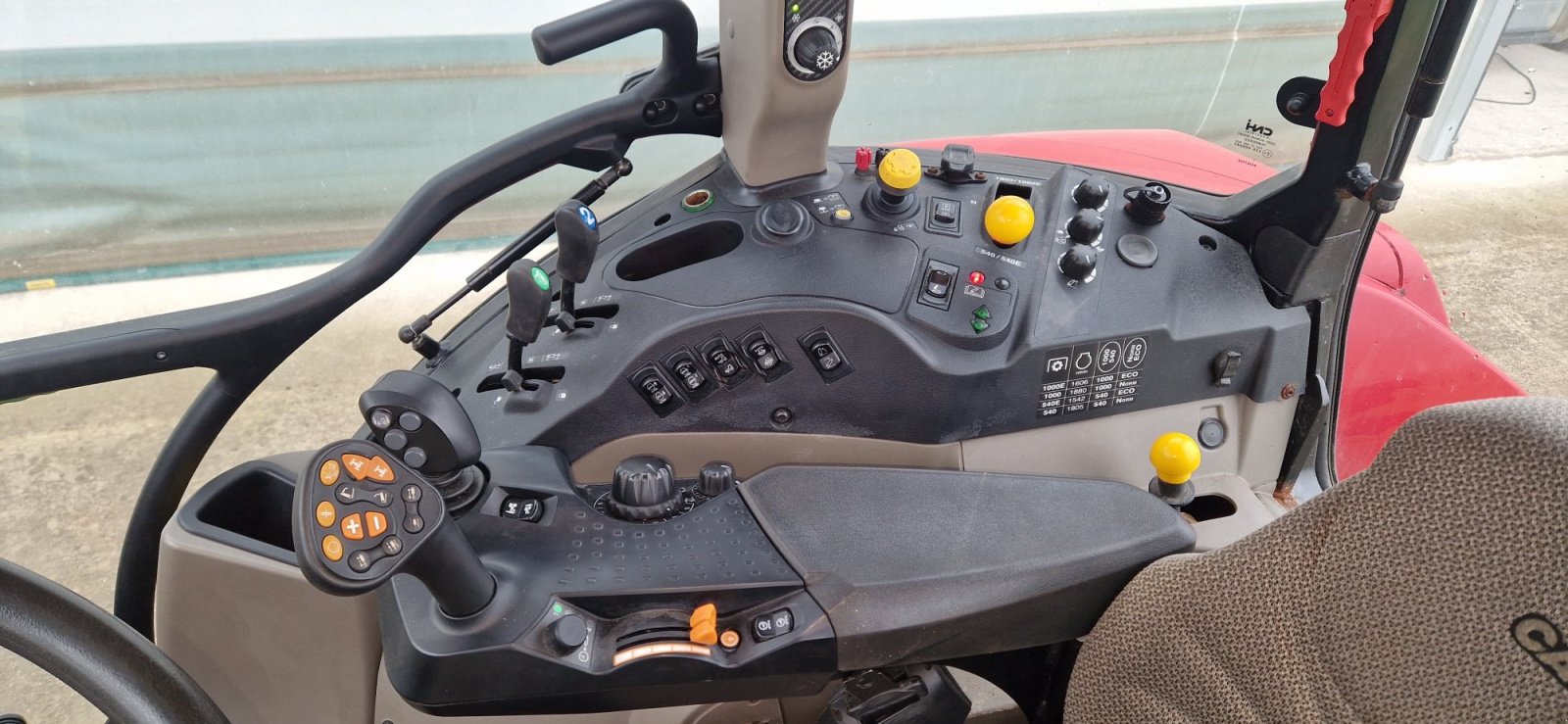 Traktor от тип Case IH Luxxum 120 800h Bj.2021 Klima, Gebrauchtmaschine в Palling (Снимка 17)