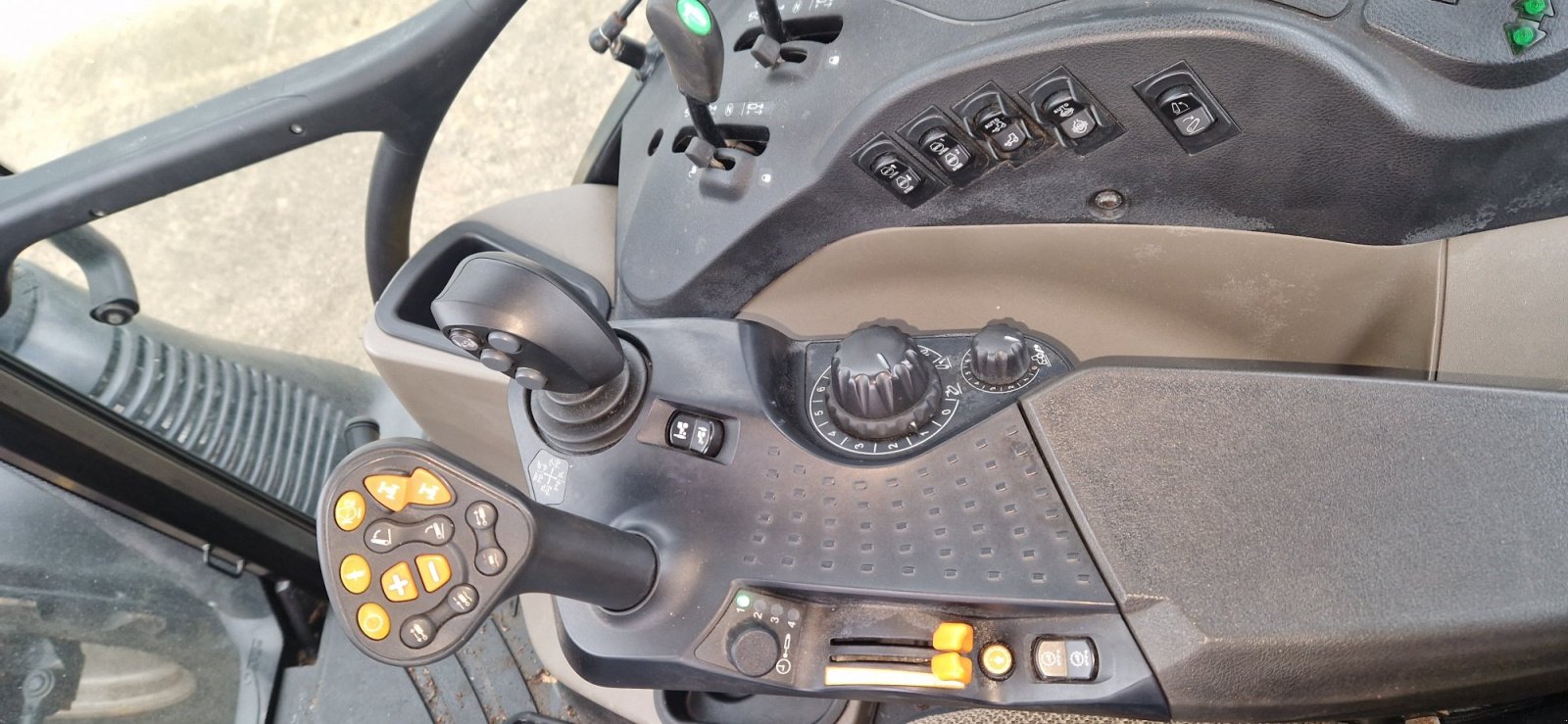 Traktor от тип Case IH Luxxum 120 800h Bj.2021 Klima, Gebrauchtmaschine в Palling (Снимка 20)