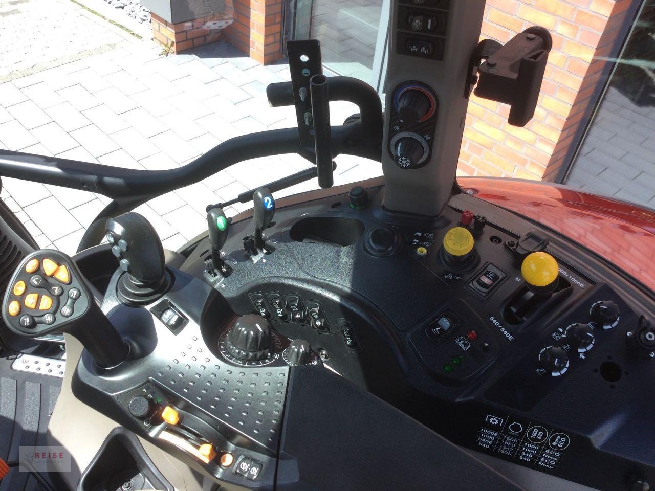 Traktor des Typs Case IH Luxxum 120, Gebrauchtmaschine in Lippetal / Herzfeld (Bild 9)