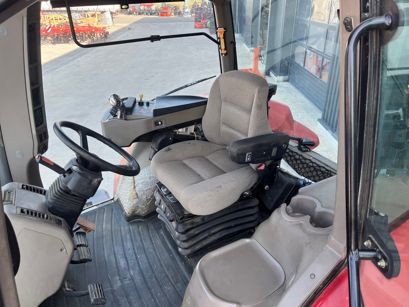 Traktor des Typs Case IH MAGNUM 235 EP EVOLUTION - 235, Gebrauchtmaschine in NAINTRE (Bild 3)